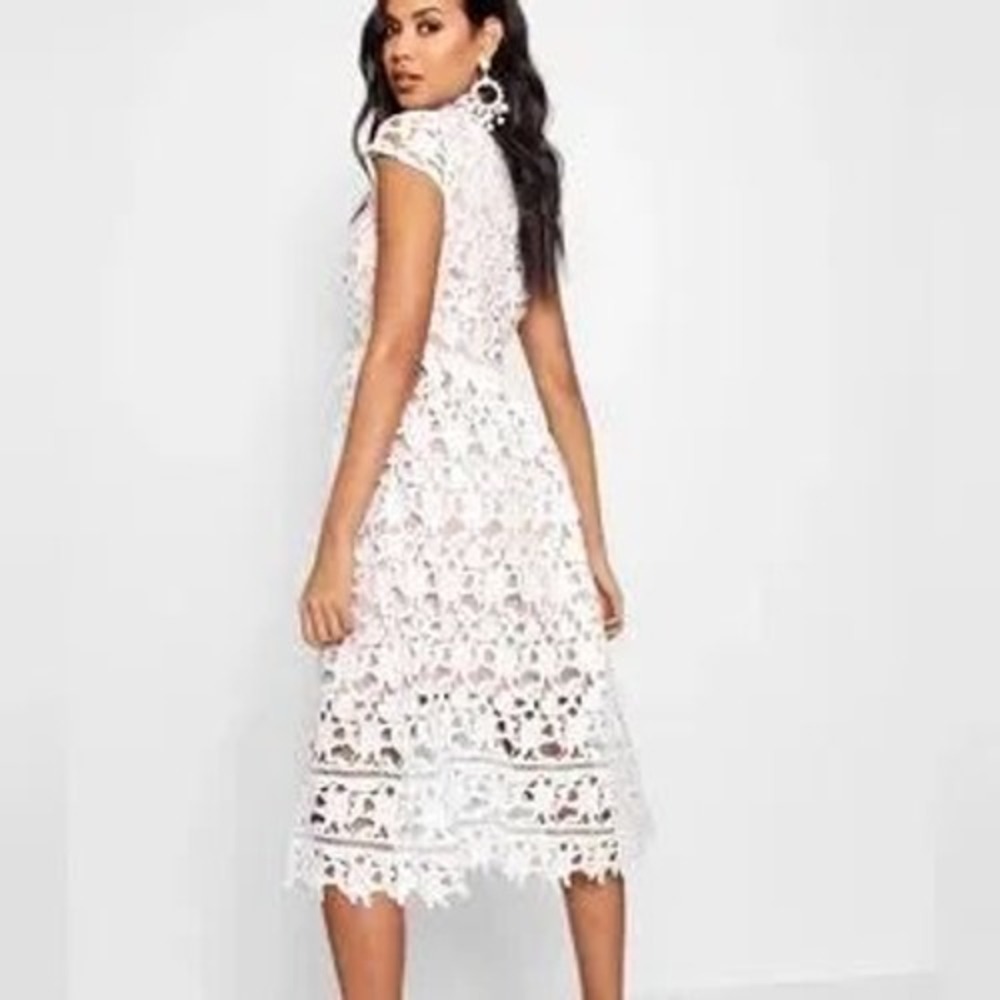 Boohoo Boutique White Lace Mock Neck Midi Dress, Women's Size 4 - Picture 2 of 6